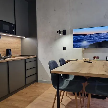 Aurora Bela Reka C117,