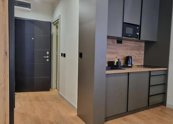 Aurora Bela Reka C117, * Brzeće