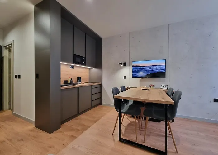 Aurora Bela Reka C117, 公寓 *