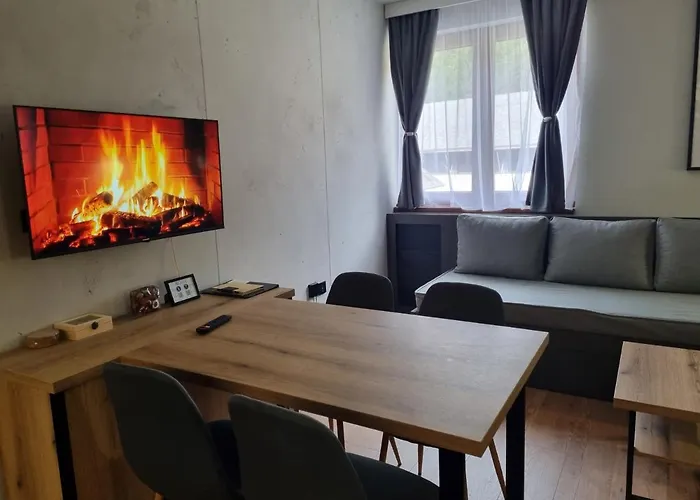 Aurora Bela Reka C117, 公寓