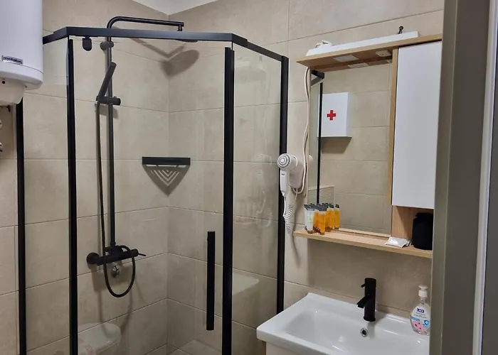 Aurora Bela Reka C117,